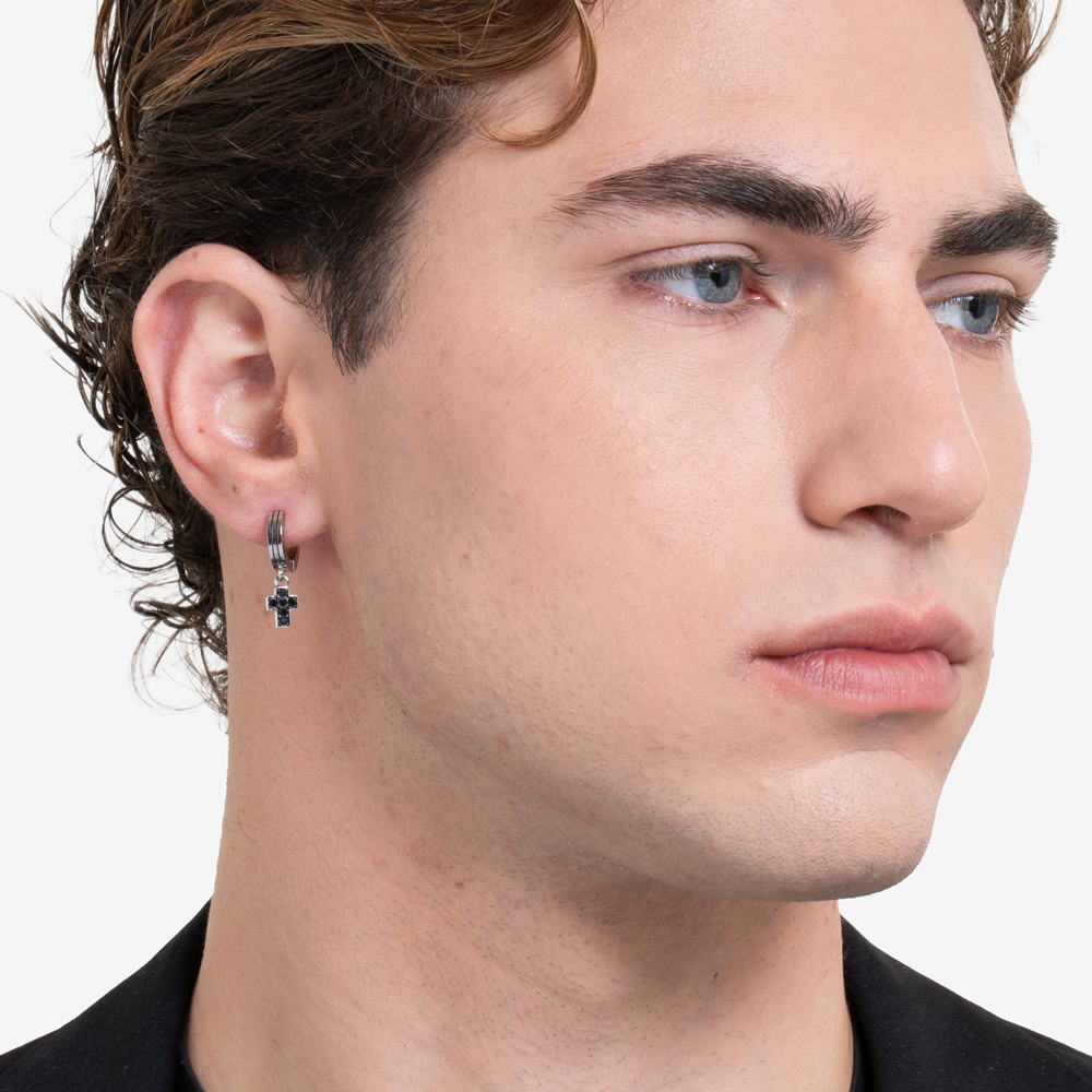 MONO ORECCHINO UOMO IN ACCIAIO CON CROCE IP NERO CON ZIRCONI NERI