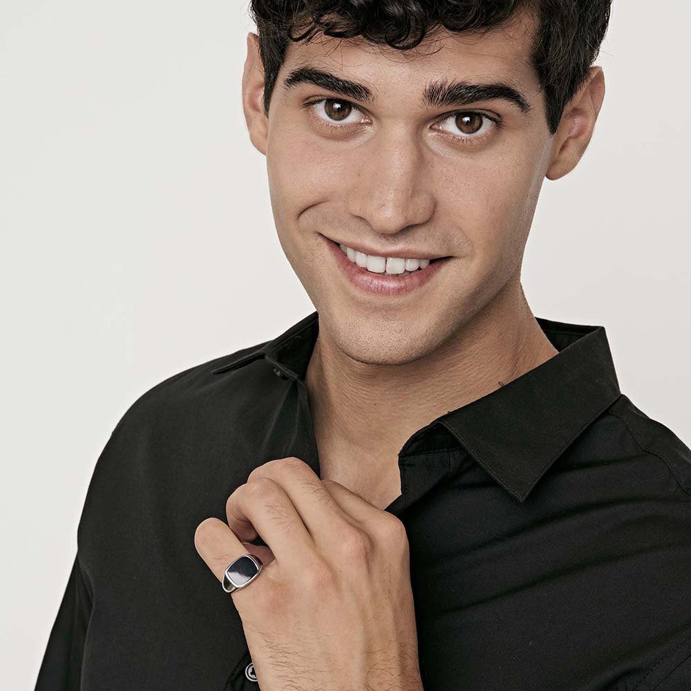 ANELLO UOMO SIGILLO IN ACCIAIO E IP NERO