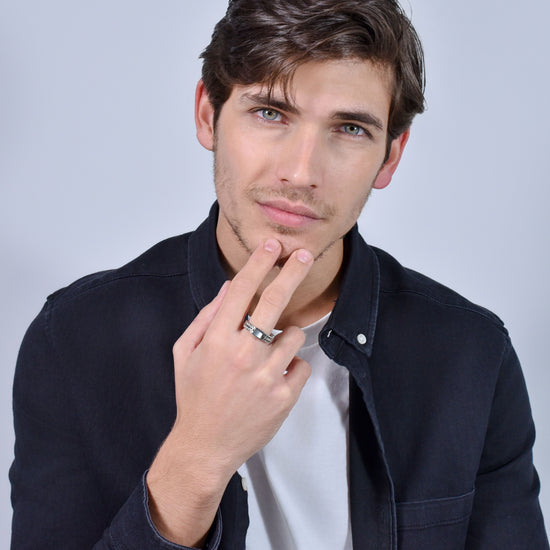 ANELLO UOMO IN ACCIAIO