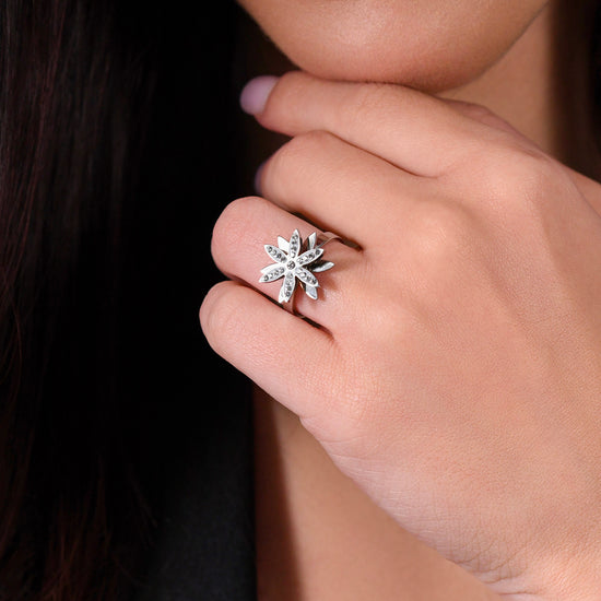 ANELLO DONNA IN ACCIAIO CON FIORE DELLA VITA GIREVOLE CON CRISTALLI BIANCHI