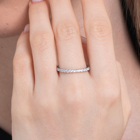 ANELLO DONNA IN ACCIAIO CON CRISTALLI BIANCHI