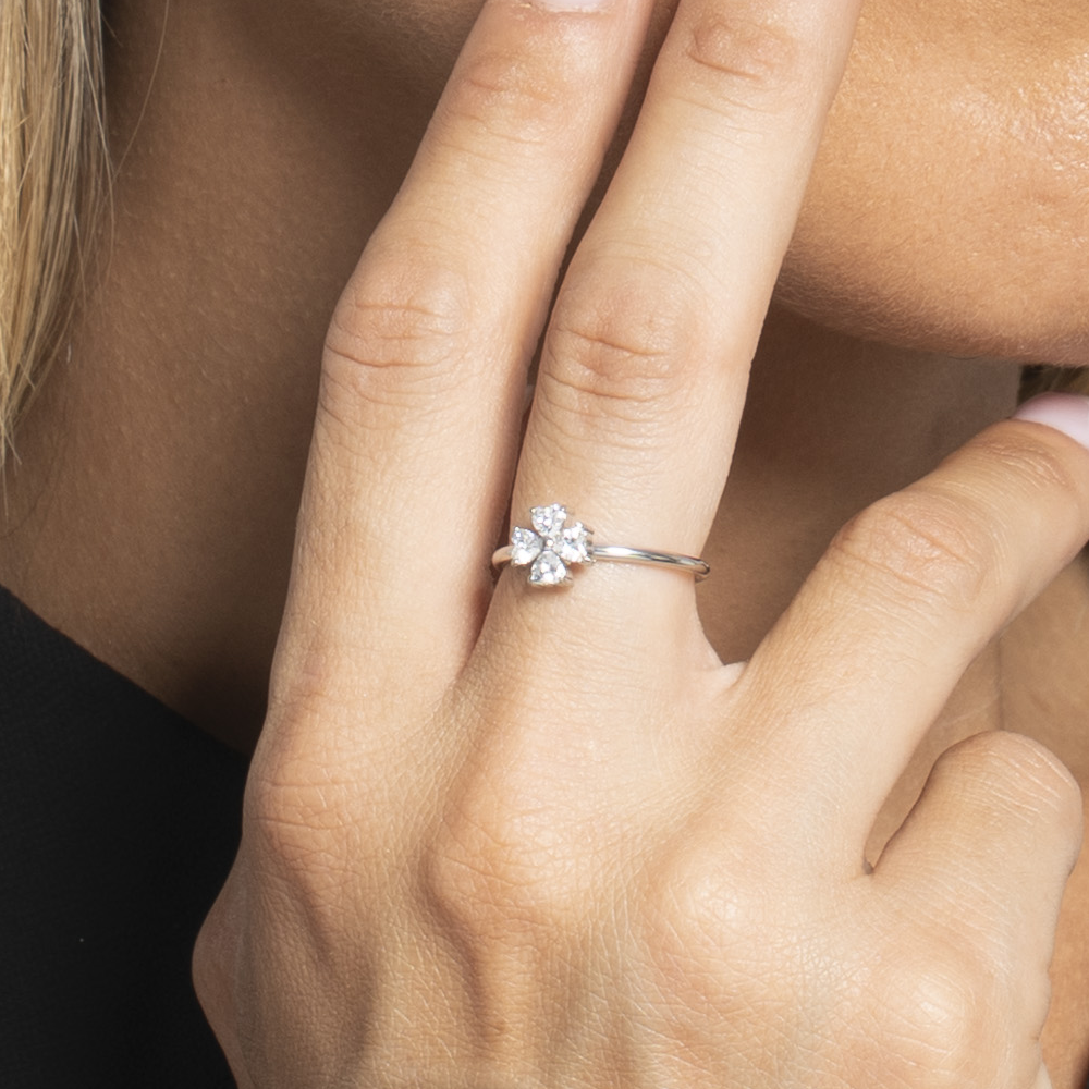 MICMIF Anello con Quadrifoglio Argento 925 per Donna, Zircone Bianco, Fascia Sottile Regolabile Portafortuna - Gioielli Regalo per Donna Ragazze MICMIF Anello con Quadrifoglio Argento 925 per Donna, Zircone Bianco, Fascia Sottile Regolabile Portafortuna - Gioielli Regalo per Donna Ragazze