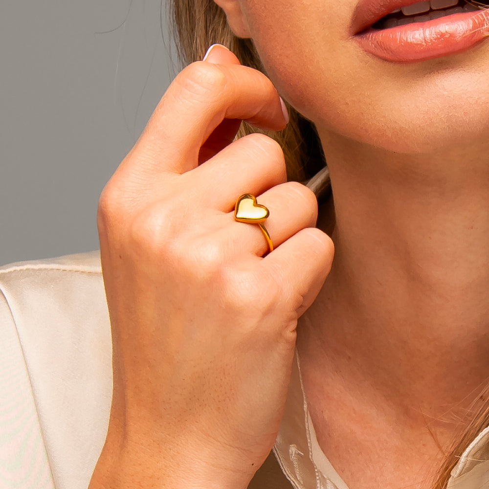 ANILLO DE ACERO IP DE MUJER CON CORAZÓN