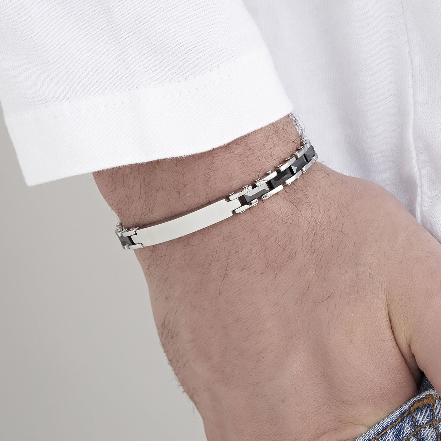 BRACCIALE UOMO IN ACCIAIO CON ELEMENTI IN CERAMICA NERA