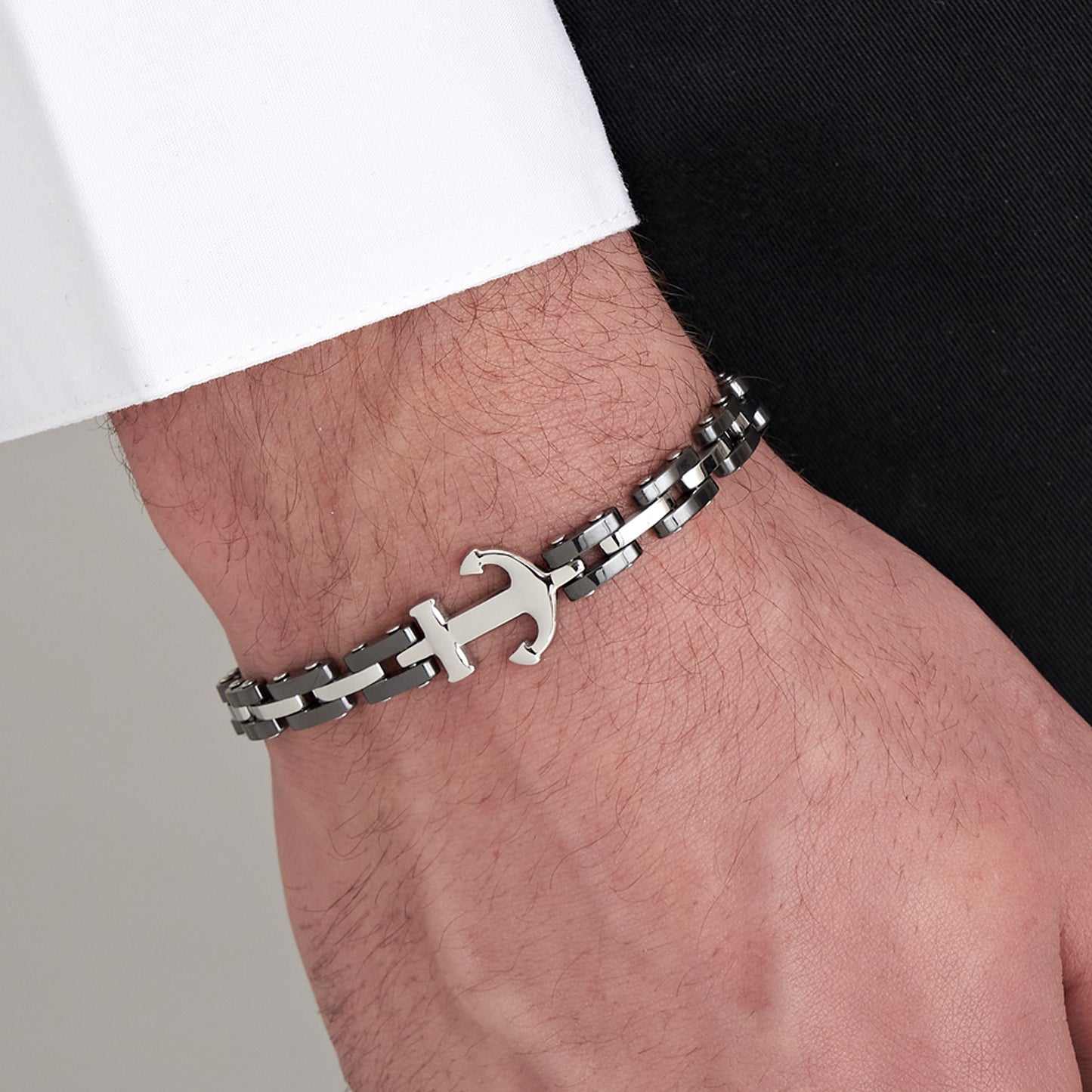BRACCIALE UOMO IN ACCIAIO IP ROSE CON ELEMENTI IN CERAMICA NERA ED ANCORA