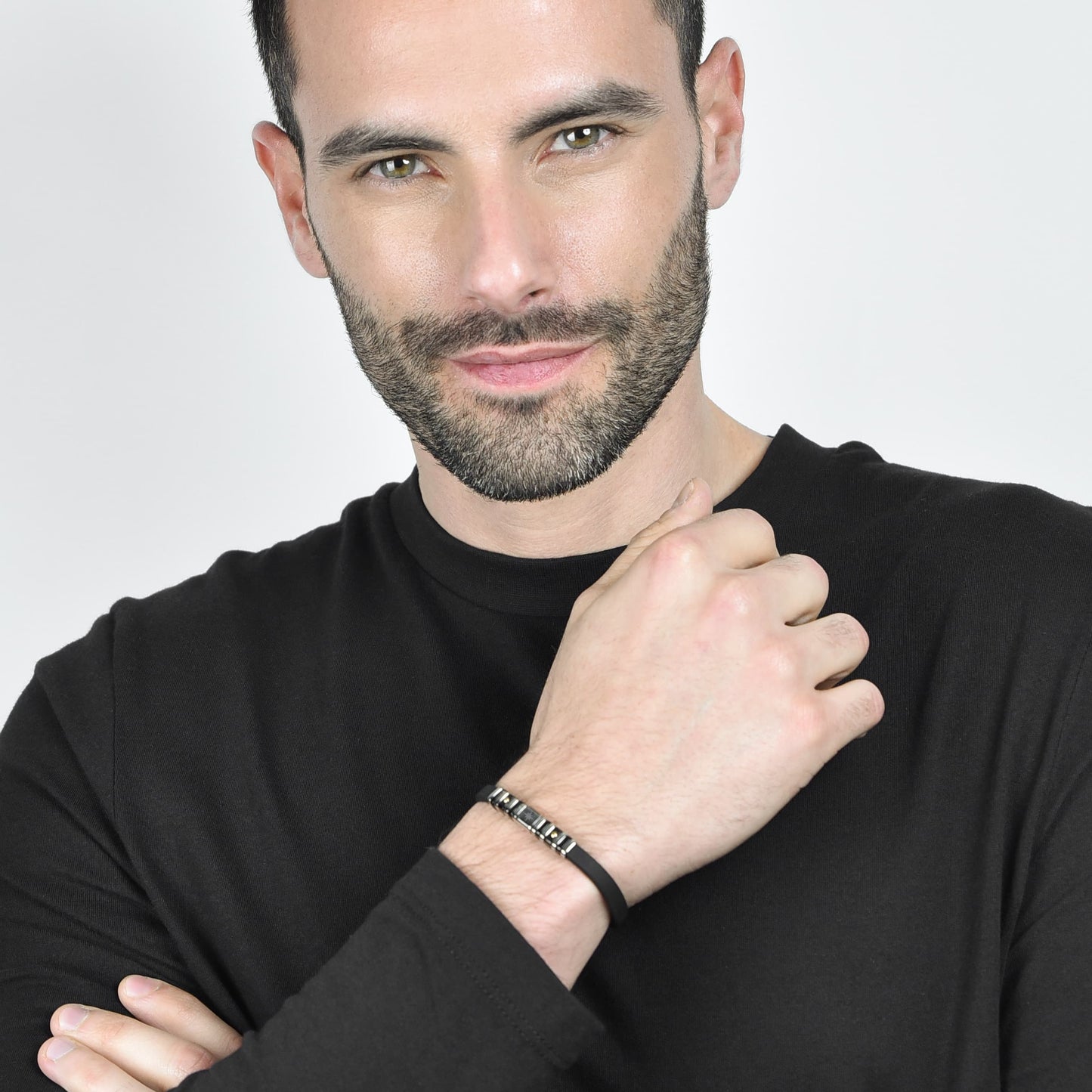 BRACCIALE UOMO SILICONE NERO CON ELEMENTI IN ACCIAIO E IP NERO E ROSA DEI VENTI