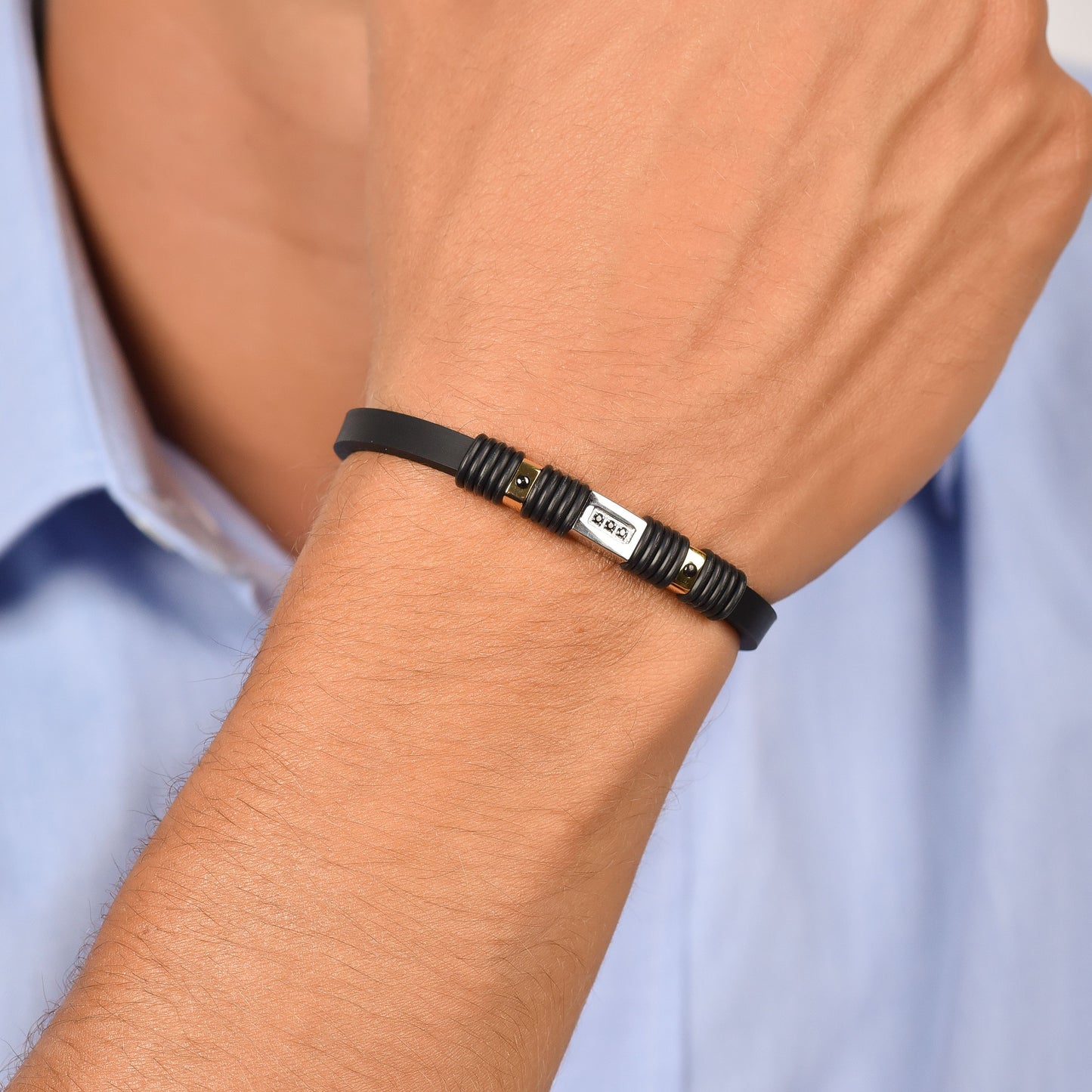 BRACCIALE UOMO IN SILICONE NERO CON ELEMENTI IN ACCIAIO IP NERO E IP GOLD Luca Barra