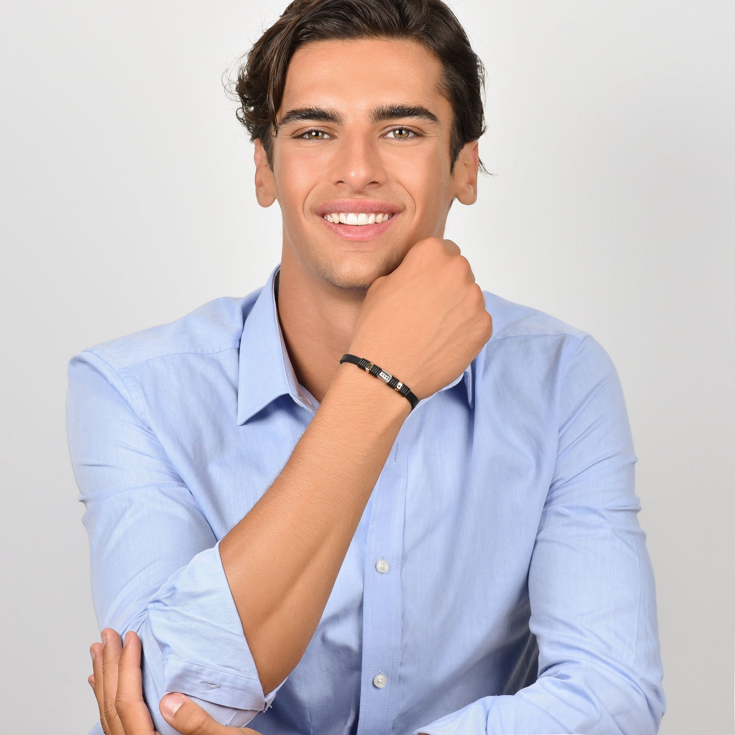 BRACCIALE UOMO IN SILICONE NERO CON ELEMENTI IN ACCIAIO IP NERO E IP GOLD