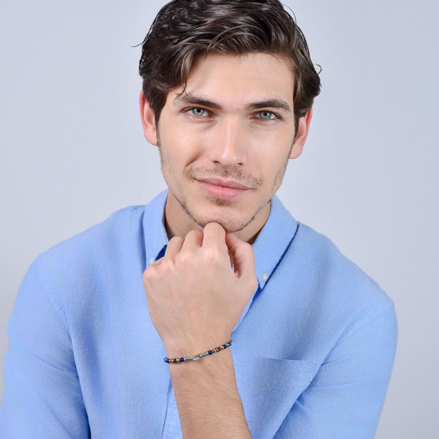 Luca Barra Bracciale da Uomo Acciaio con Ematite Silver e Pietre Blu. La referenza è BA1469 Luca Barra Bracciale da Uomo Acciaio con Ematite Silver e Pietre Blu. La referenza è BA1469