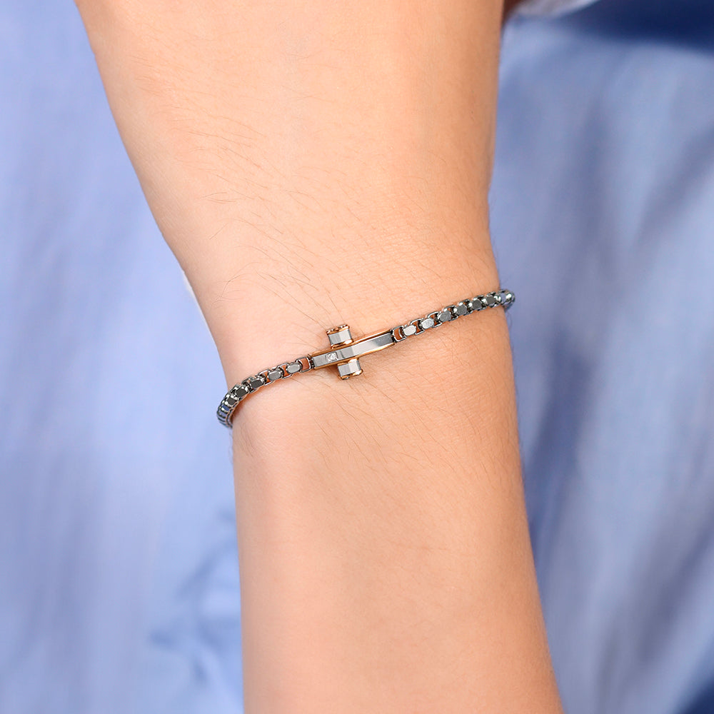 Bracciale croce in pelle da uomo serie scura, nuova moda, corda intrecciata a mano, combinazione multistrato, regalo di gioielli maschili in acciaio inossidabile 36 Bracciale croce in pelle da uomo serie scura, nuova moda, corda intrecciata a mano, combinazione multistrato, regalo di gioielli maschili in acciaio inossidabile 36