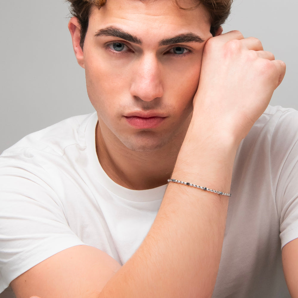BRACCIALE UOMO IN ACCIAIO CON ELEMENTI IN EMATITE NERA