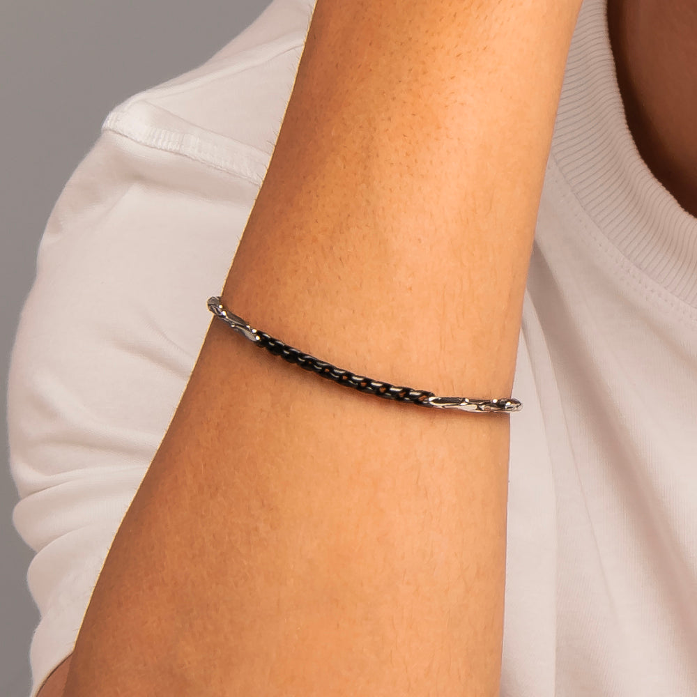 BRACCIALE UOMO IN ACCIAIO CON ELEMENTI CENTRALI IP NERO
