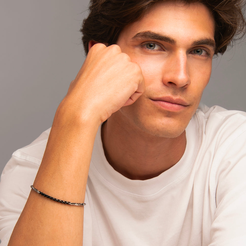 BRACCIALE UOMO IN ACCIAIO CON ELEMENTI CENTRALI IP NERO