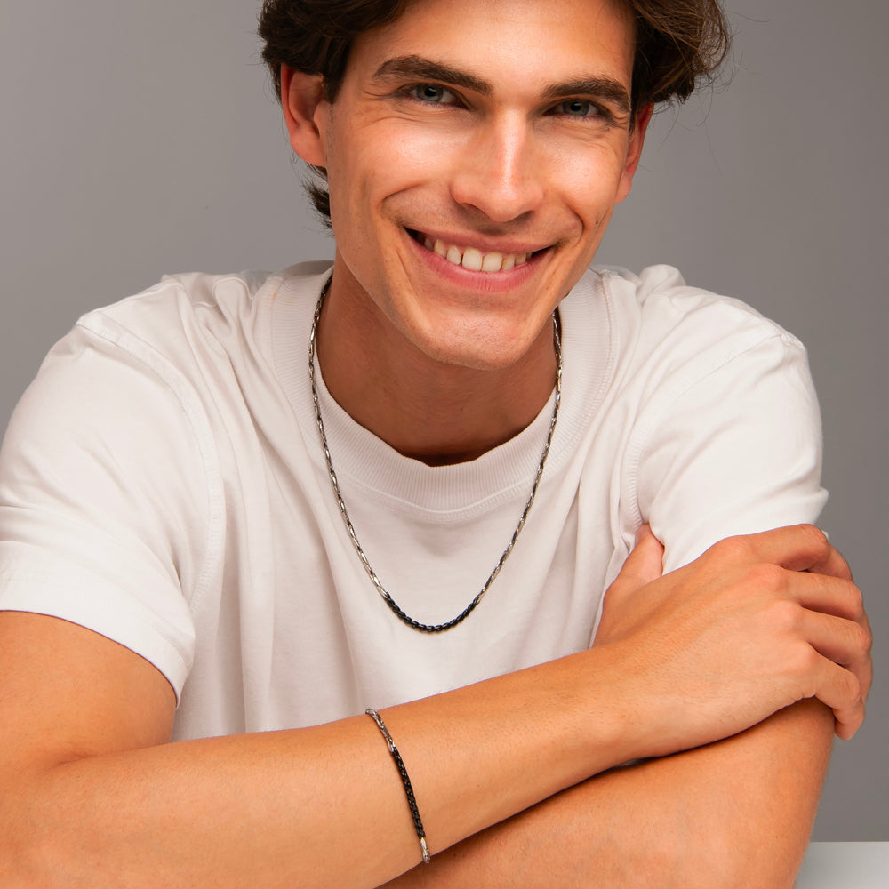 BRACCIALE UOMO IN ACCIAIO CON ELEMENTI CENTRALI IP NERO