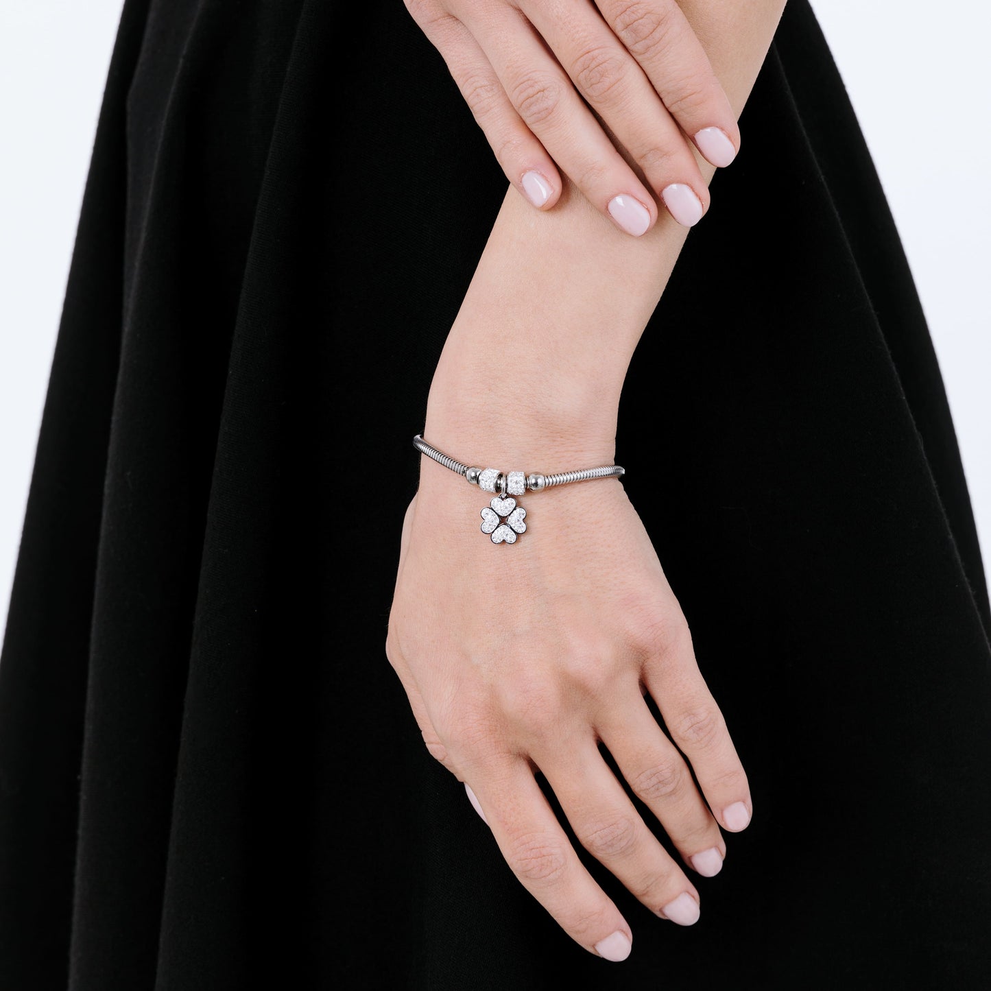 BRACCIALE DONNA IN ACCIAIO CON QUADRIFOGLIO E CRISTALLI BIANCHI