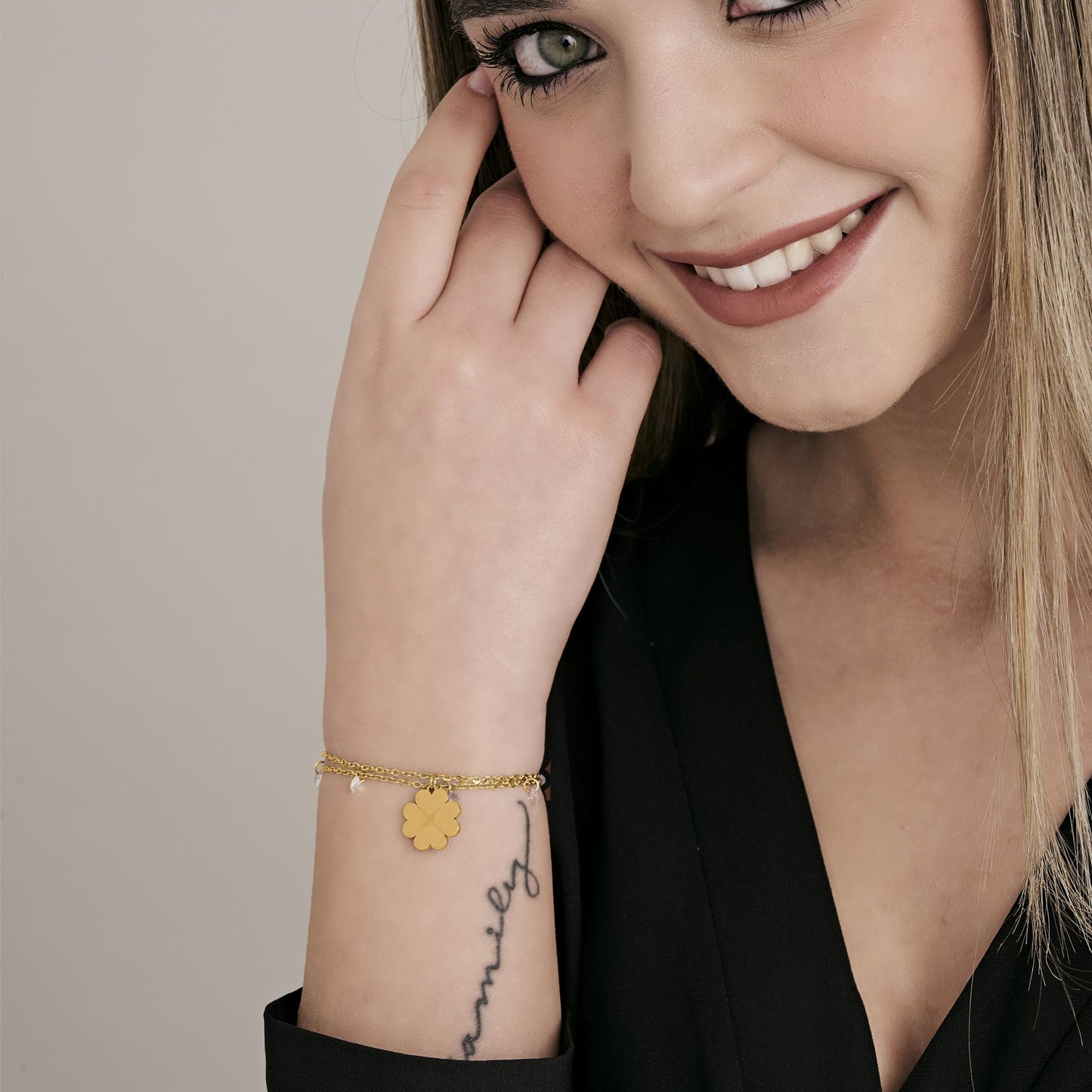 BRACCIALE DONNA IN ACCIAIO IP GOLD CON QUADRIFOGLIO E CRISTALLI