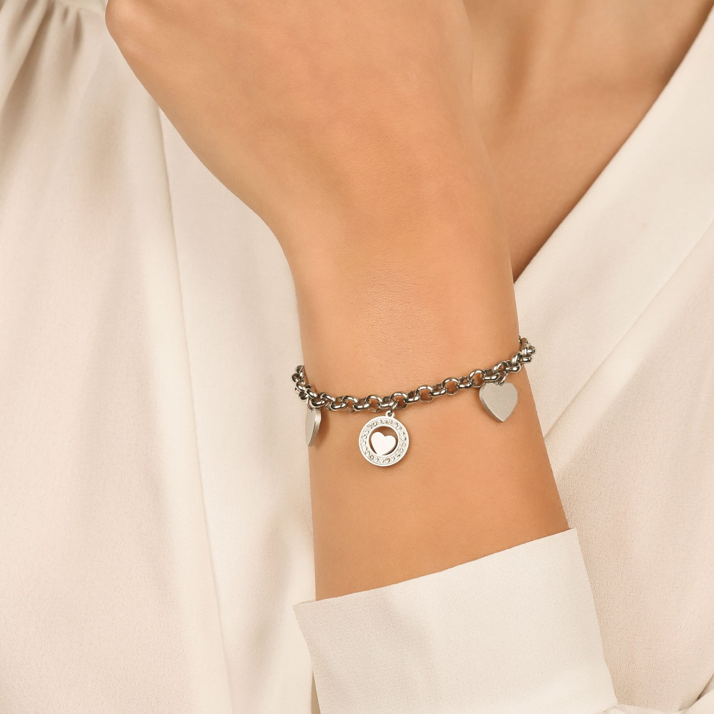 BRACCIALE DONNA IN ACCIAIO CON CUORI E CRISTALLI BIANCHI