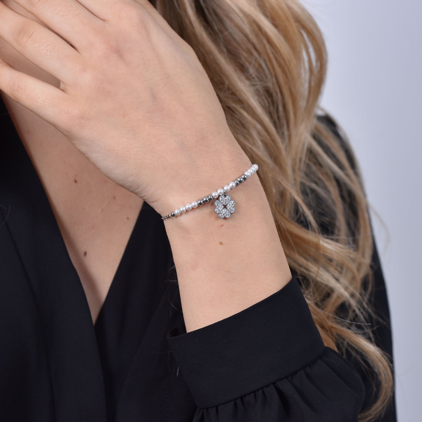 Bracciali artigianali con perle coltivate e pietre – Trimi - Your Pearlspecialist Bracciali artigianali con perle coltivate e pietre – Trimi - Your Pearlspecialist