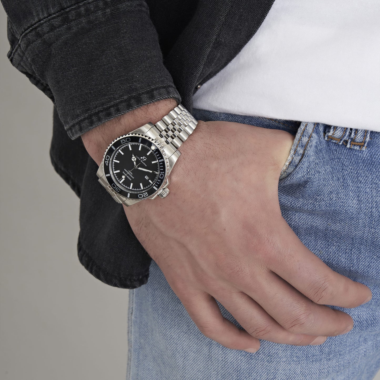 OROLOGIO CON CASSA IN ACCIAIO QUADRANTE NERO GHIERA NERA