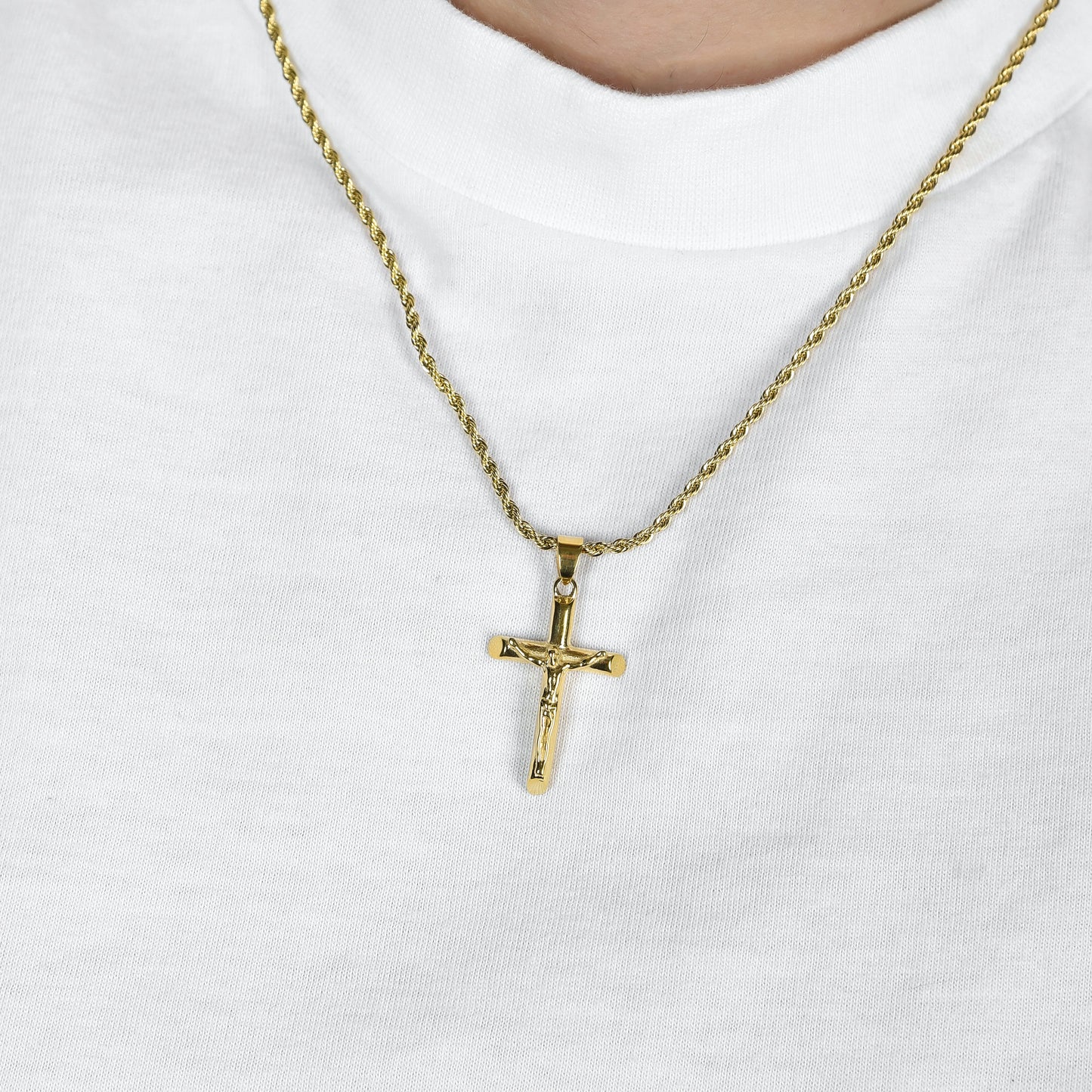 COLLANA UOMO IN ACCIAIO CON CROCIFISSO