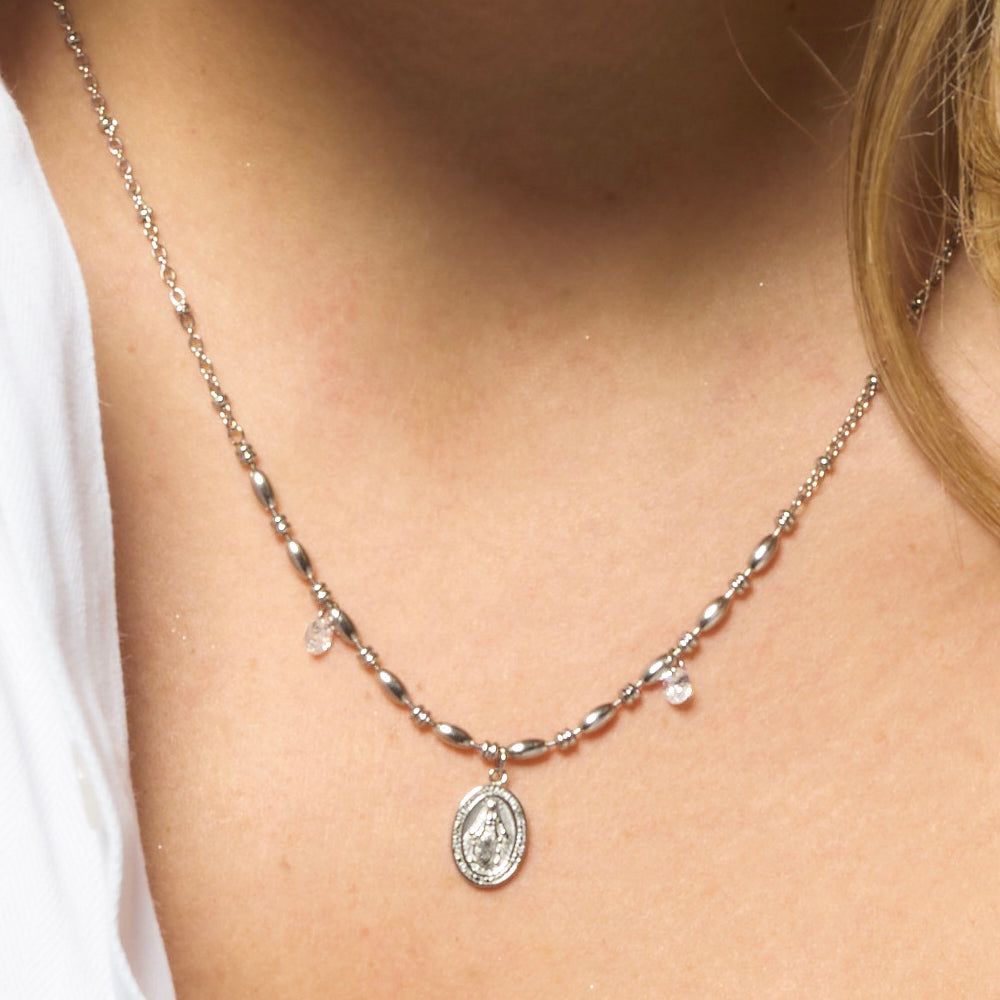 Collana con stella color argento: chiusura a moschettone con zirconi cubici, acciaio inossidabile, 40,6 cm - Italia Collana con stella color argento: chiusura a moschettone con zirconi cubici, acciaio inossidabile, 40,6 cm - Italia