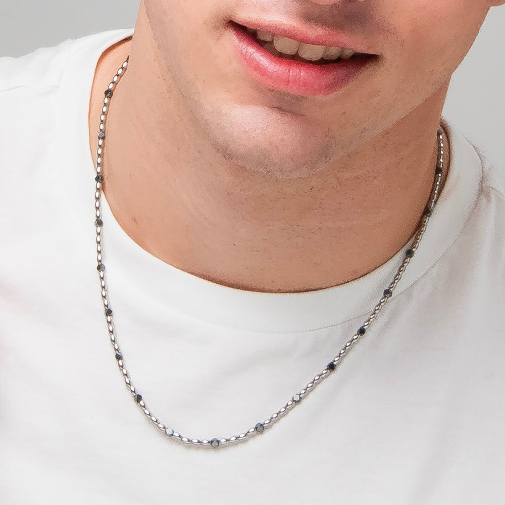 COLLANA UOMO IN ACCIAIO CON ELEMENTI IN EMATITE NERA
