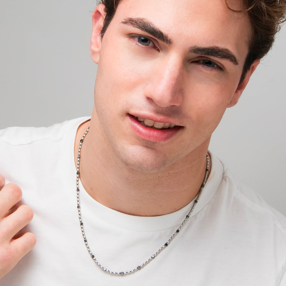 COLLANA UOMO IN ACCIAIO CON ELEMENTI IN EMATITE NERA