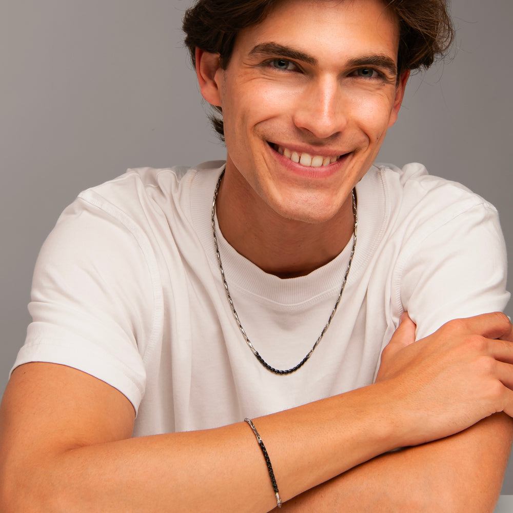 COLLANA UOMO IN ACCIAIO CON ELEMENTI CENTRALI IN IP NERO