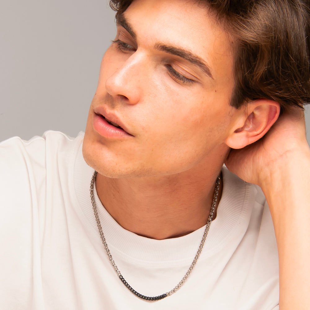 COLLANA UOMO IN ACCIAIO CON ELEMENTI CENTRALI IN IP NERO