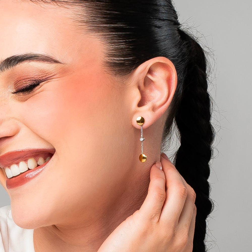 ORECCHINI DONNA IN ACCIAIO CON ELEMENTI IN ACCIAIO IP GOLD E CRISTALLI BIANCHI